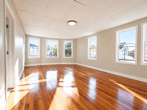 1653 Acushnet Ave, New Bedford, MA