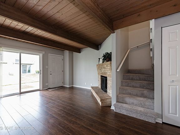 3rd image of 434 Meadow Green Ln #434