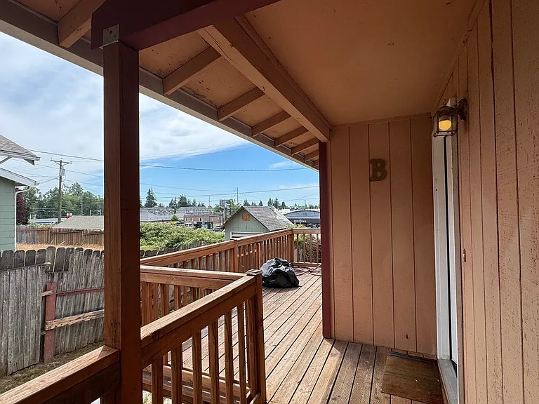 8212 S Bell St #B — Photo 1