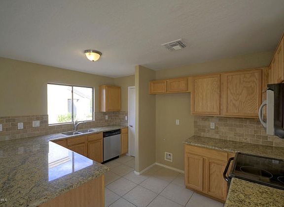 3rd image of 12513 W Santa Fe Ln