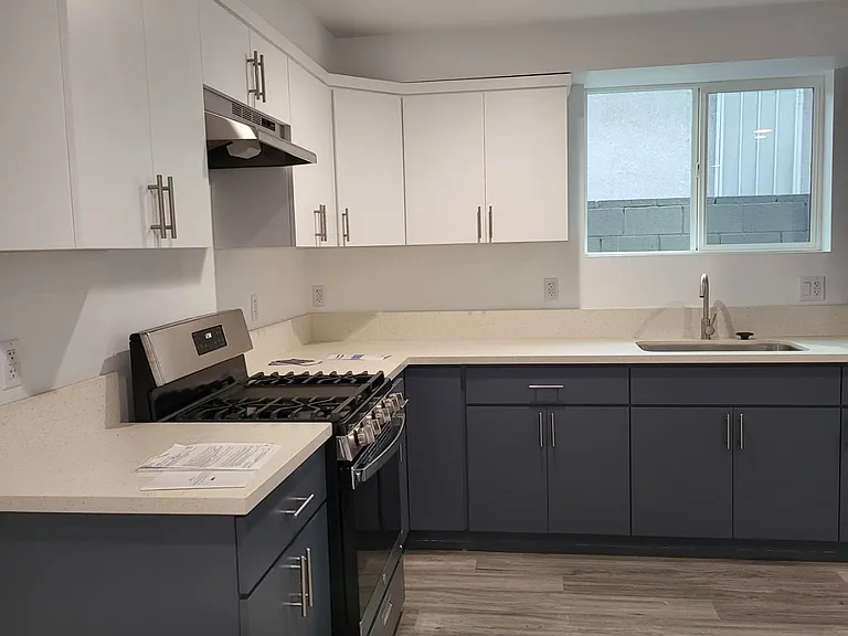 10116 S Broadway — Photo 17