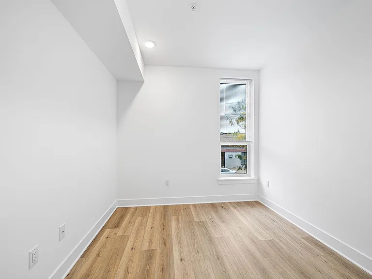 4324 Lancaster Ave — Photo 29