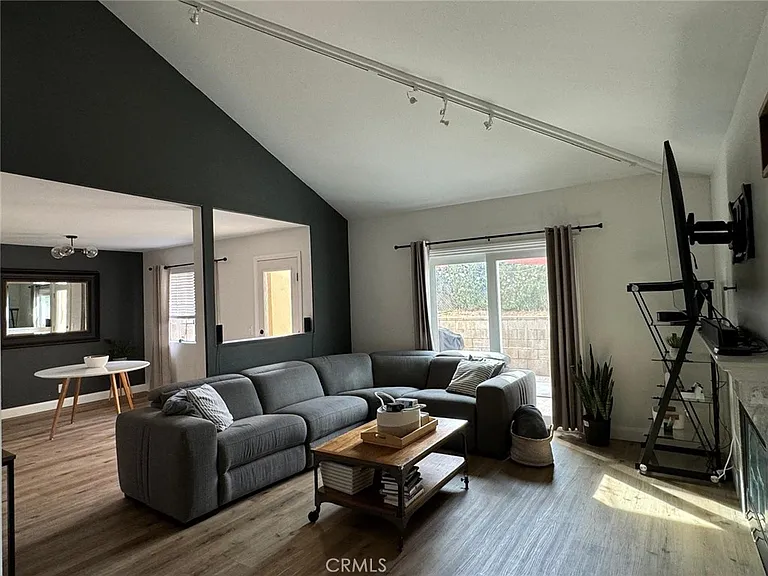 620 Wild Rose Ln — Photo 2