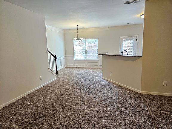 3rd image of 649 Oakside Pl