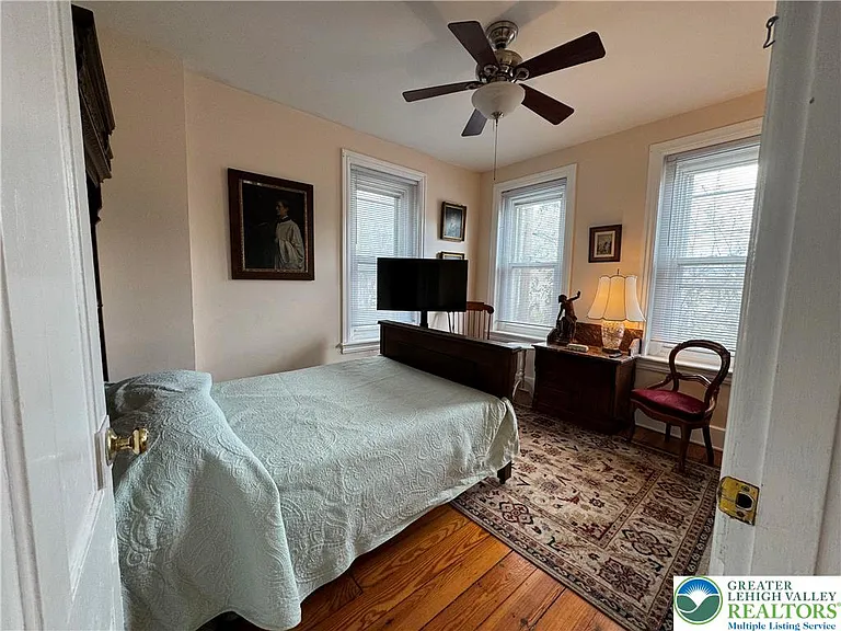 417 Linden St — Photo 21
