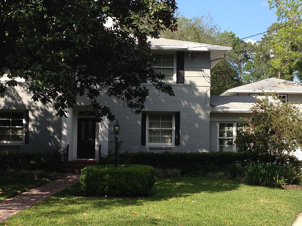 1st image of 2327 Broadmoor Ln