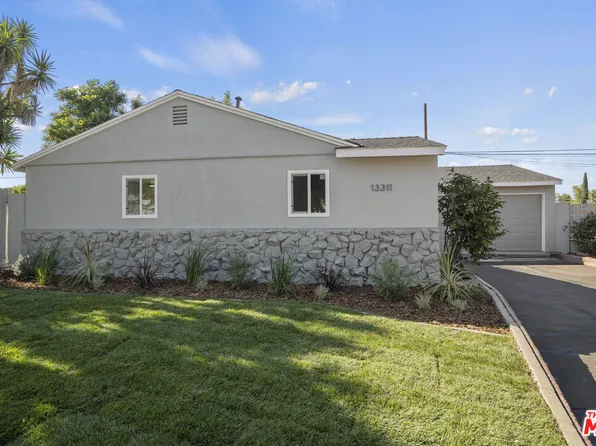 13311 Willard St, North Hollywood, CA 91605