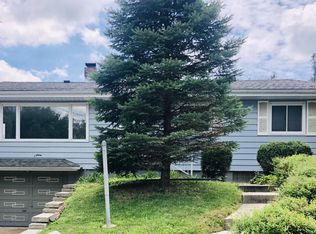 15 E Ridge Dr, Council Bluffs, IA 51503