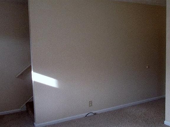 3rd image of 319 Laval Hts
