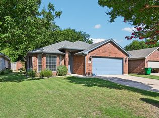 4220 Maryanne Pl, Haltom City, TX 76137