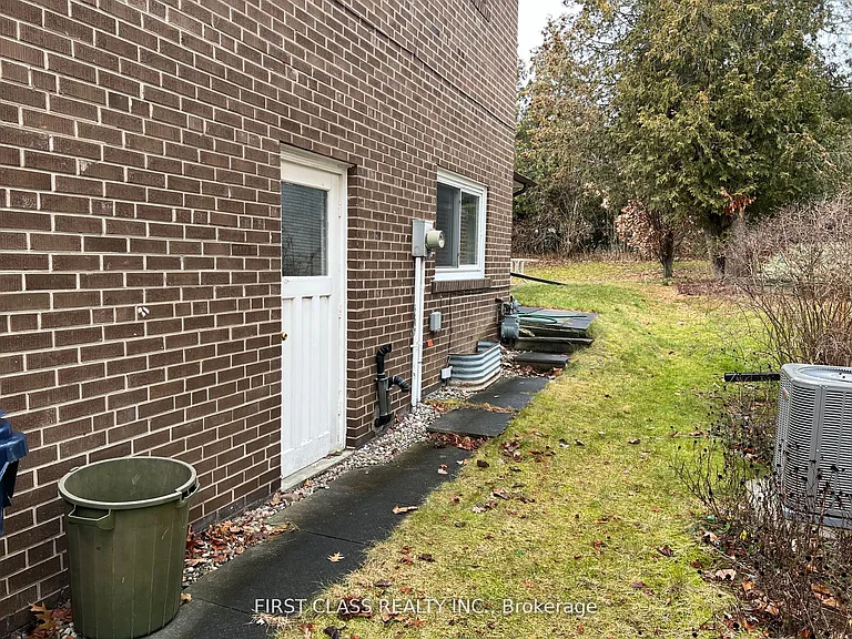 51 Ealing Dr — Photo 19