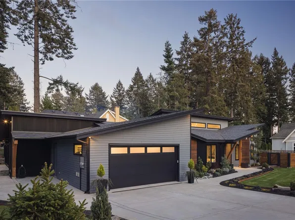 593 Downey Rd, North Saanich, BC V8L 5M6