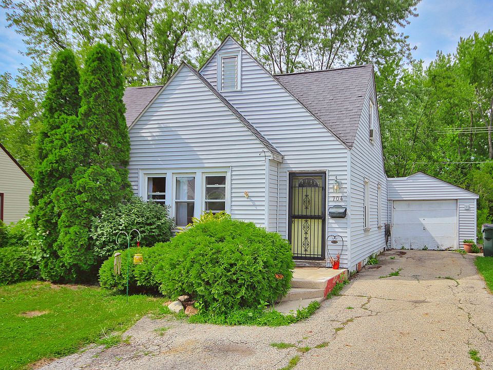 704 Mohawk Dr, Round Lake Heights, IL 60073 Zillow