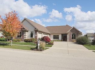 1230 Woodbridge Trl, Waunakee, WI 53597