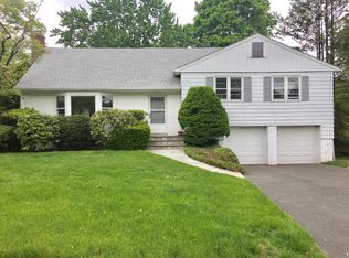 95 Hilary Cir, New Rochelle, NY 10804