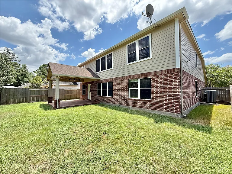 1810 Katlyn Ln — Photo 48
