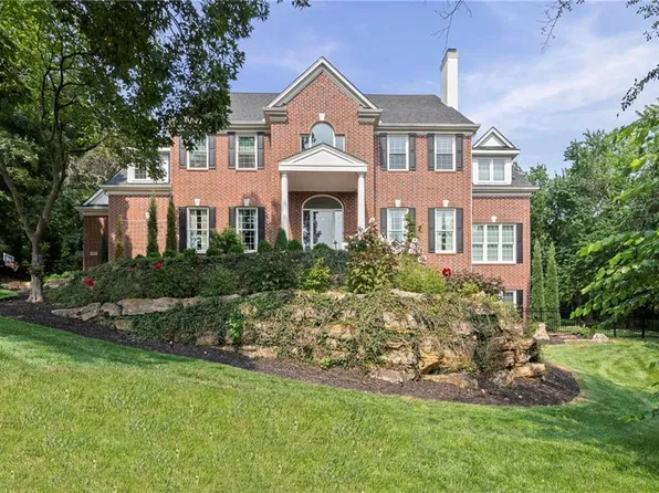 16931 S Highland Ridge Dr, Belton, MO 64012