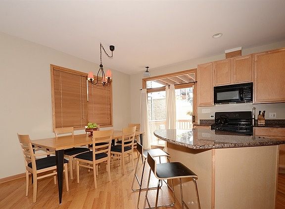 5th image of 917 N Honore St #1N