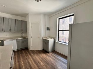 356 S 1st St #3A, Brooklyn, NY 11211