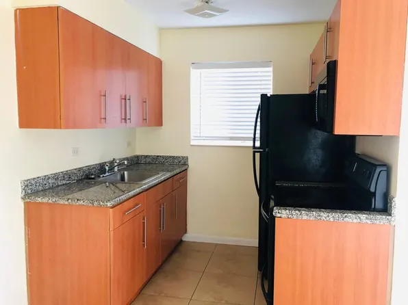 932 Moffett St APT 1, Hallandale, FL 33009