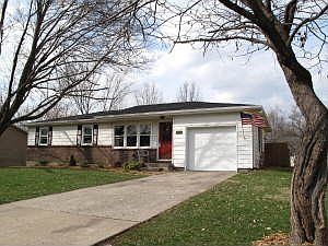 3rd image of 820 Oak Lawn Dr