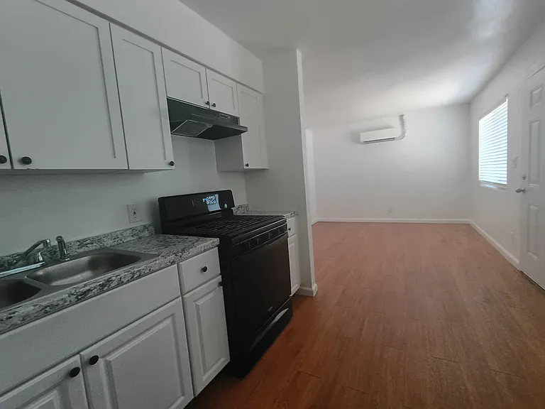 6423 S 10th St #10 — Photo 3