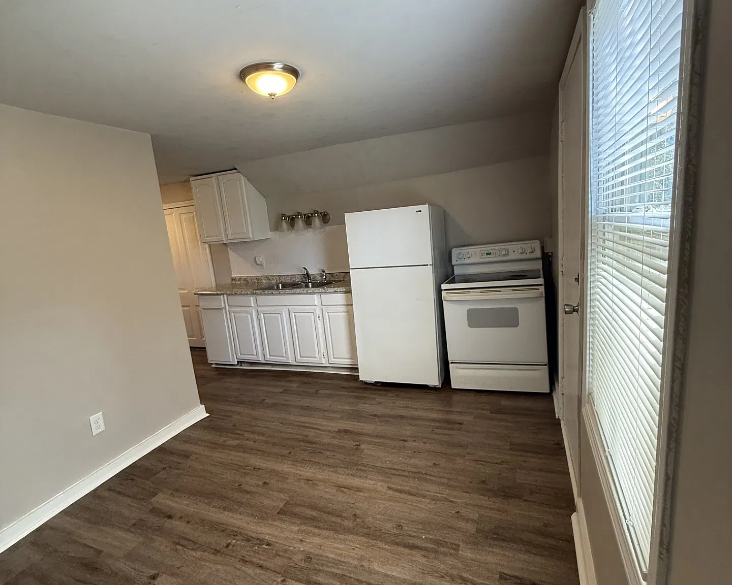 1 bed, 490 sqft, $650 — Photo 3