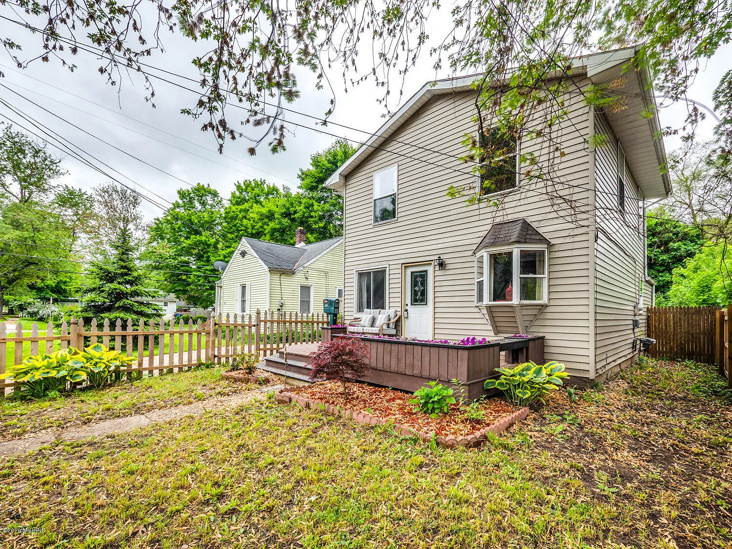 807 Gayle Ave photo 1