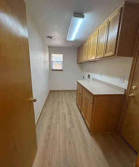 1323 Golden Park Dr #B — Photo 16