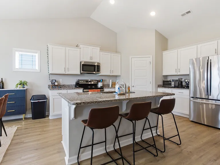 200 Grist Mill Dr — Photo 5