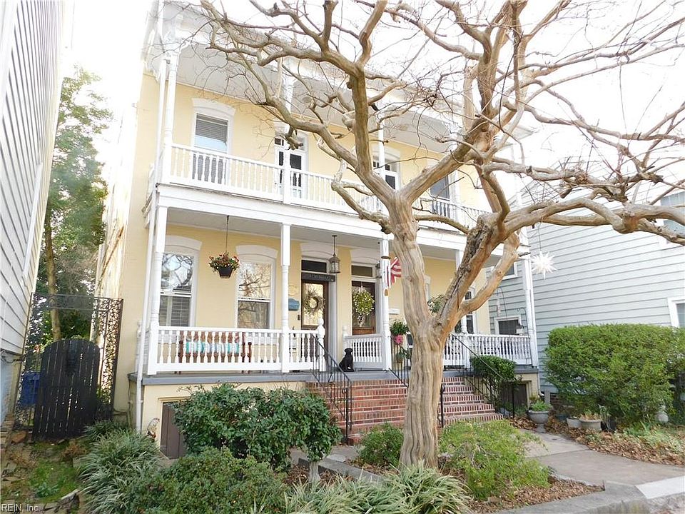 Stunning Victorian Row House!