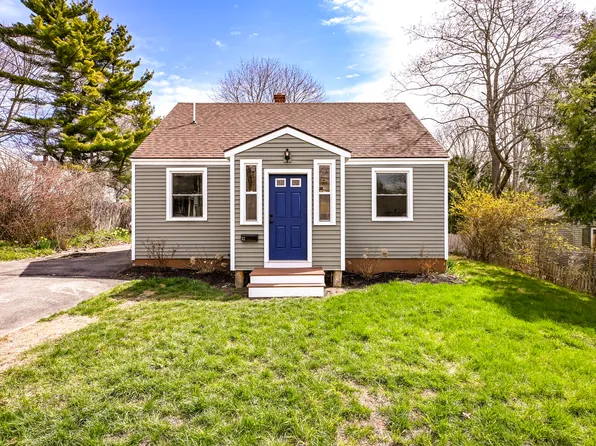 32 Longfellow Drive, Cape Elizabeth, ME 04107