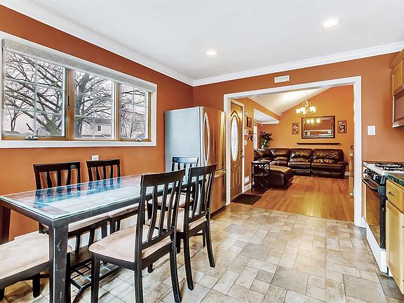 3rd image of 7 Viceroy Pl
