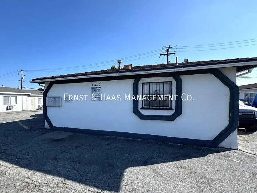 Great 1-Bedroom Apartment With Most Utilities Included! *Move_In Special* — Photo 1