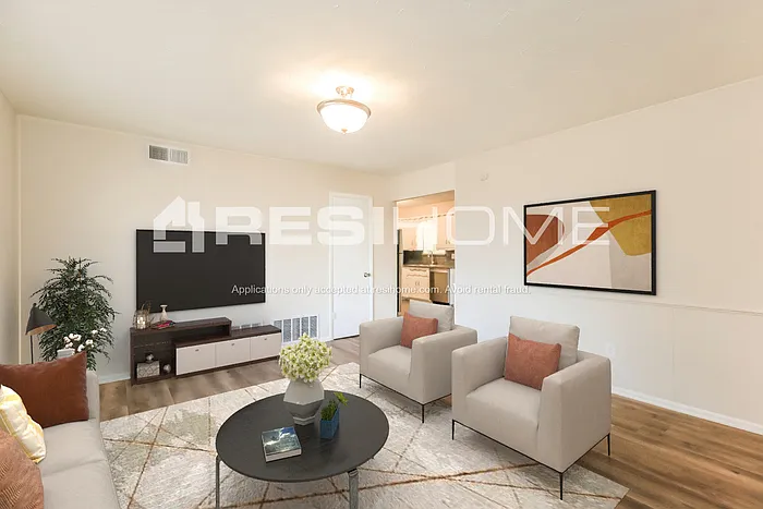 4721 Leslie Dr — Photo 6
