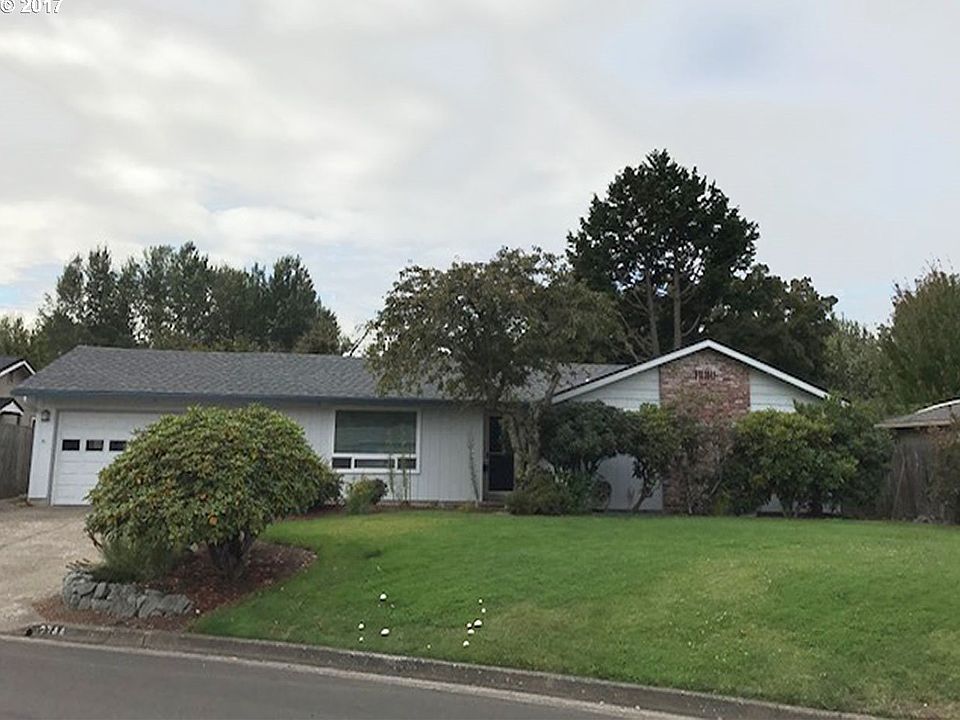 2nd image of 2744 20th St