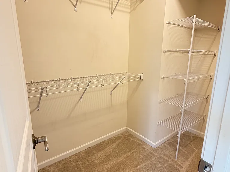 8267 Heritage Crossing Ct — Photo 15