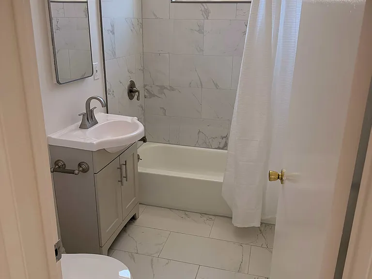 1115 Highland Oaks Dr #20 — Photo 6