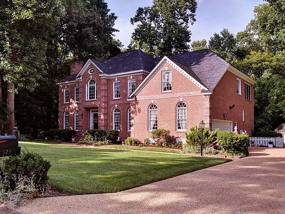 4th image of 324 Yorkshire Dr