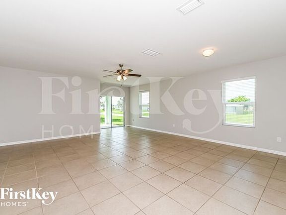3rd image of 426 NW 10th Ter