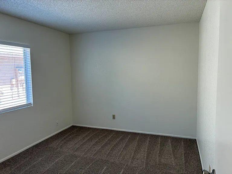 10820 W Wagon Wheel Dr — Photo 23