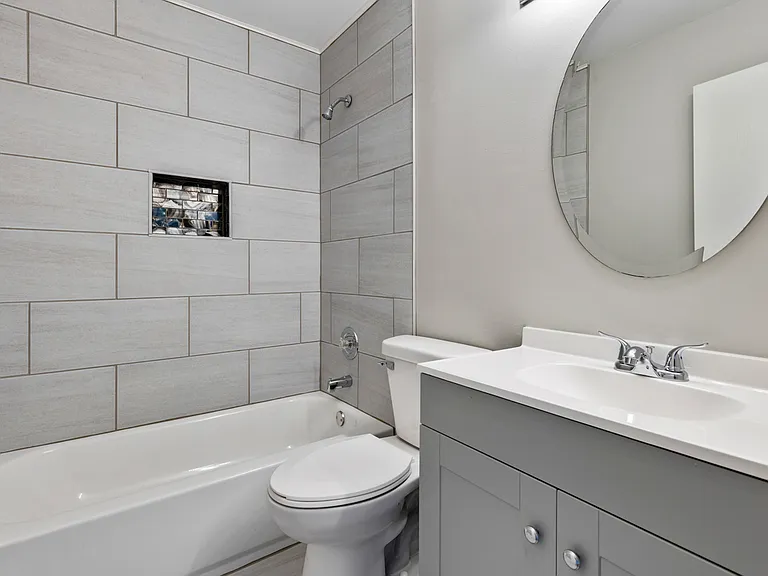 187 Half Moon Cir — Photo 15