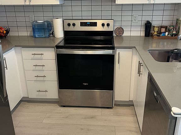 5th image of 3421 Ridgeway Dr #1