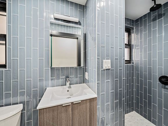 4th image of 2501 Hughes Ave #4