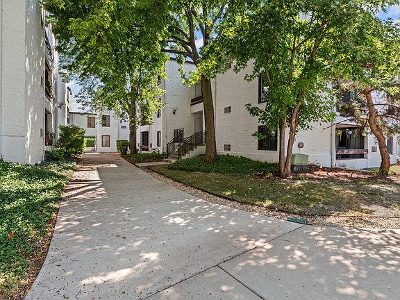 2nd image of 330 W Miner St APT 1C