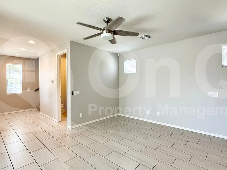 3749 E Stiles Ln — Photo 5