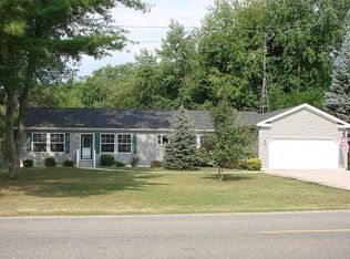 5662 S Roosevelt Rd, Stevensville, MI 49127