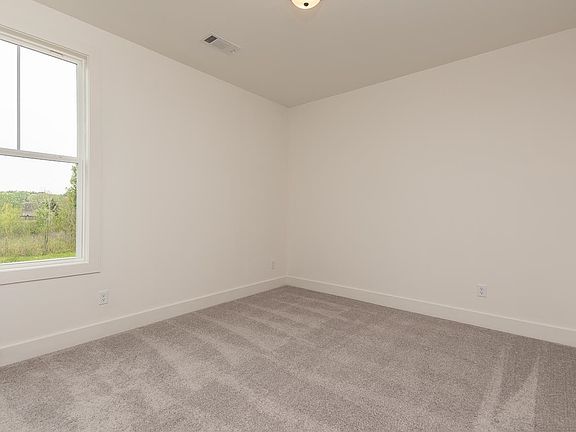 3rd image of 105 Highland Park Dr