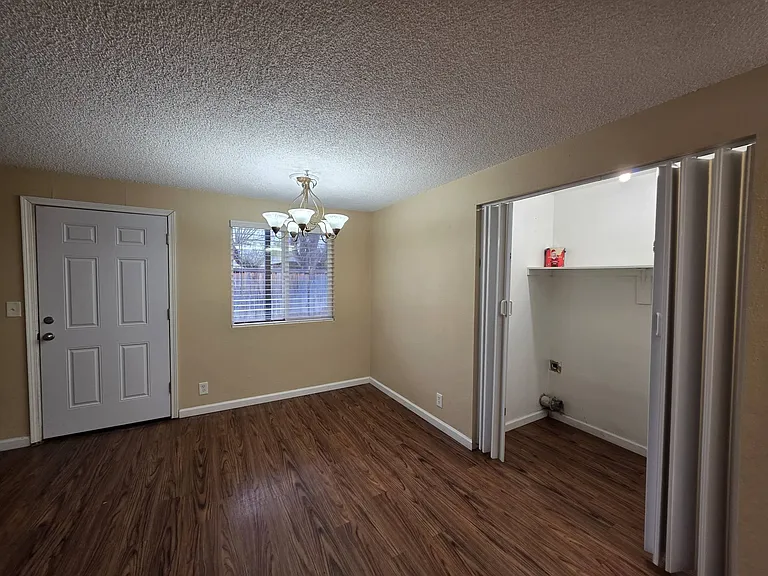 404 Belle Ave #2 — Photo 6