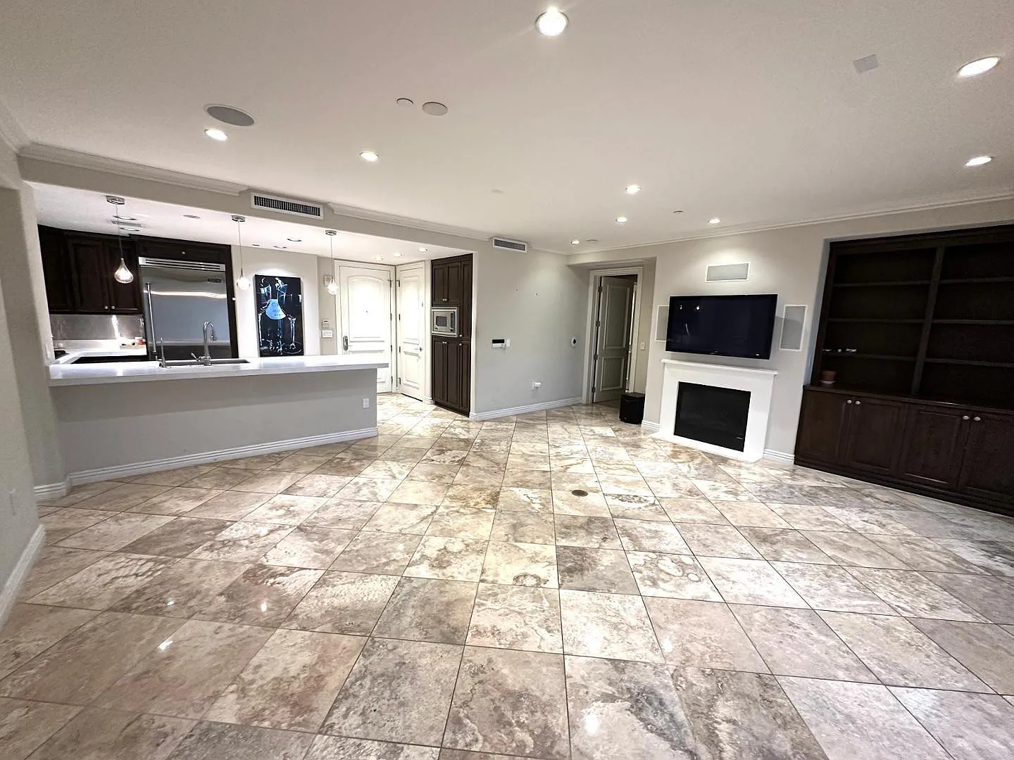 2 bed, 1439 sqft, $5,895 — Photo 3